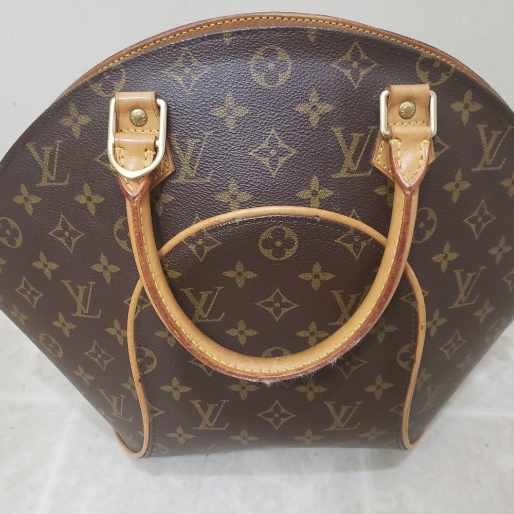 100% Authentic Louis Vuitton temp price reduce